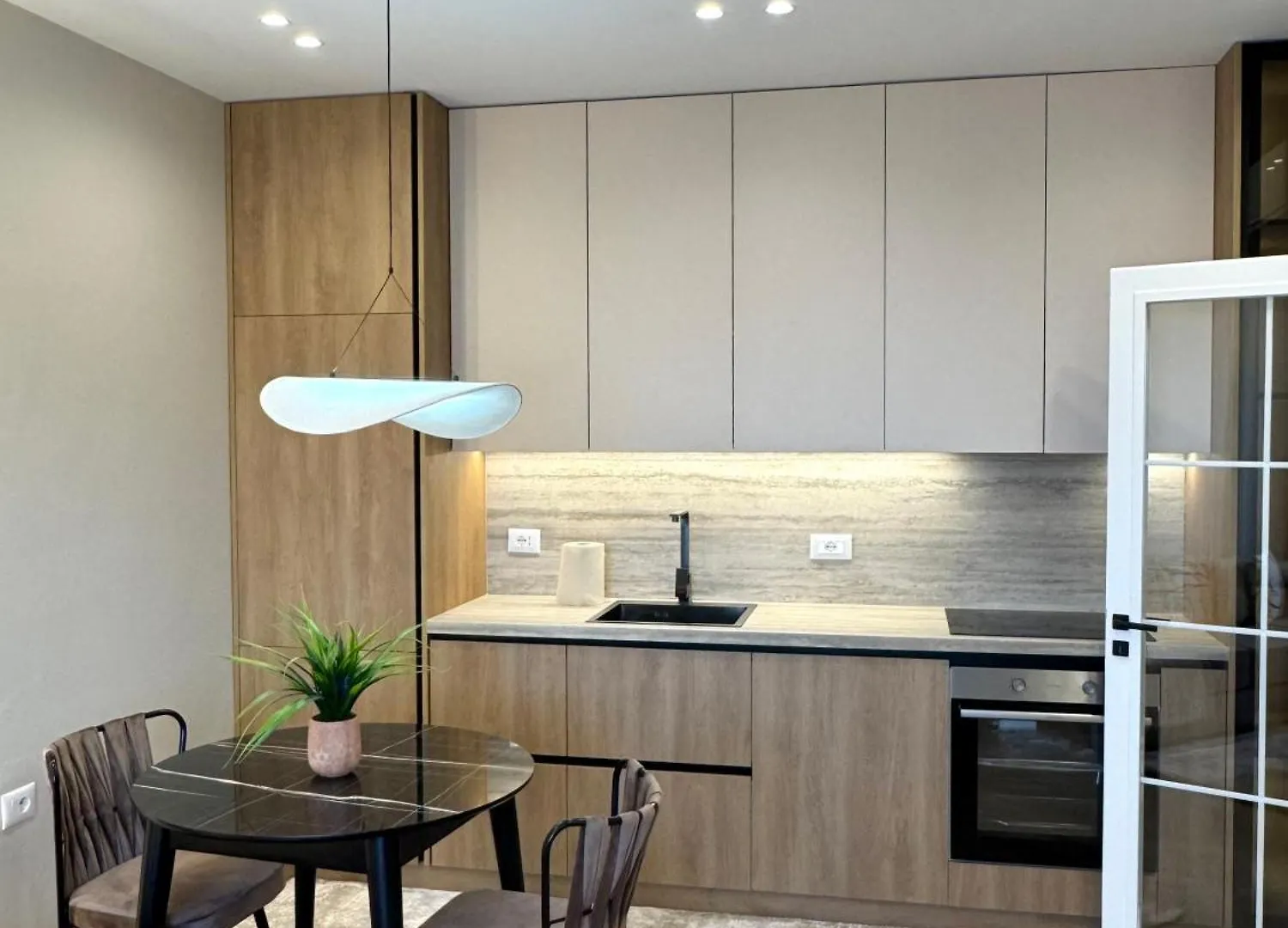 Contactos de Downtown Shkodra Apartment